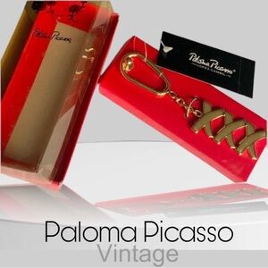 VINTAGE NWT Paloma Picasso XXX
rare keychain